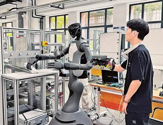 沿系统施行订单班定向班特色学徒制等多元化人才培育形式 沿系统施行订单班定向班特色学徒制等多元化人才培育形式