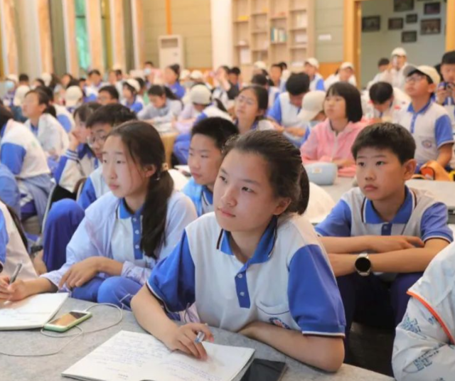 尊重应用多元成才杰出气氛深耕内在建设筑牢赛道中心竞赛力